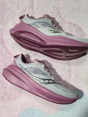 Saucony Omni 22 Womens Sneakers Shoes Purple Grey Size 8.5 ($130)